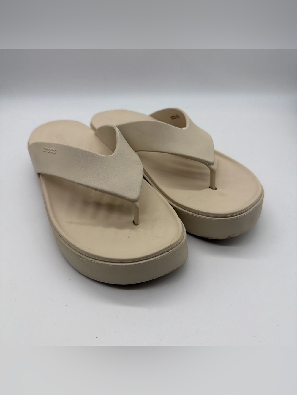 Crocs Brooklyn Women Sz 9 US Sandals Croslite Beige Platform Slip On Flip Flops